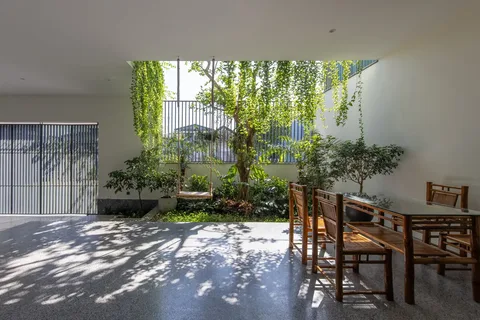 Không gian nội thất và chi tiết kiến trúc — Nhà Bông Sắn
