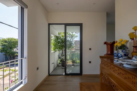 Không gian nội thất và chi tiết kiến trúc — Nhà Bông Sắn