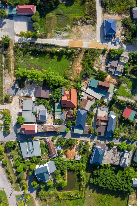 Nic_House in its surroundings