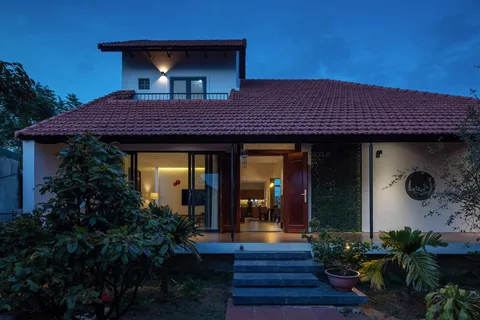 Exterior and veranda at dusk — Nic_House