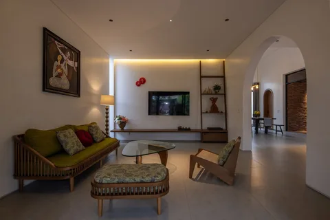 Interior space and architectural details — Nic_House