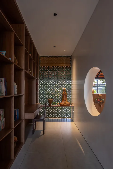 Interior space and architectural details — Nic_House
