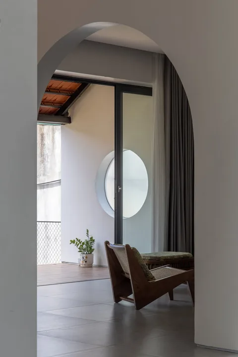 Interior space and architectural details — Nic_House