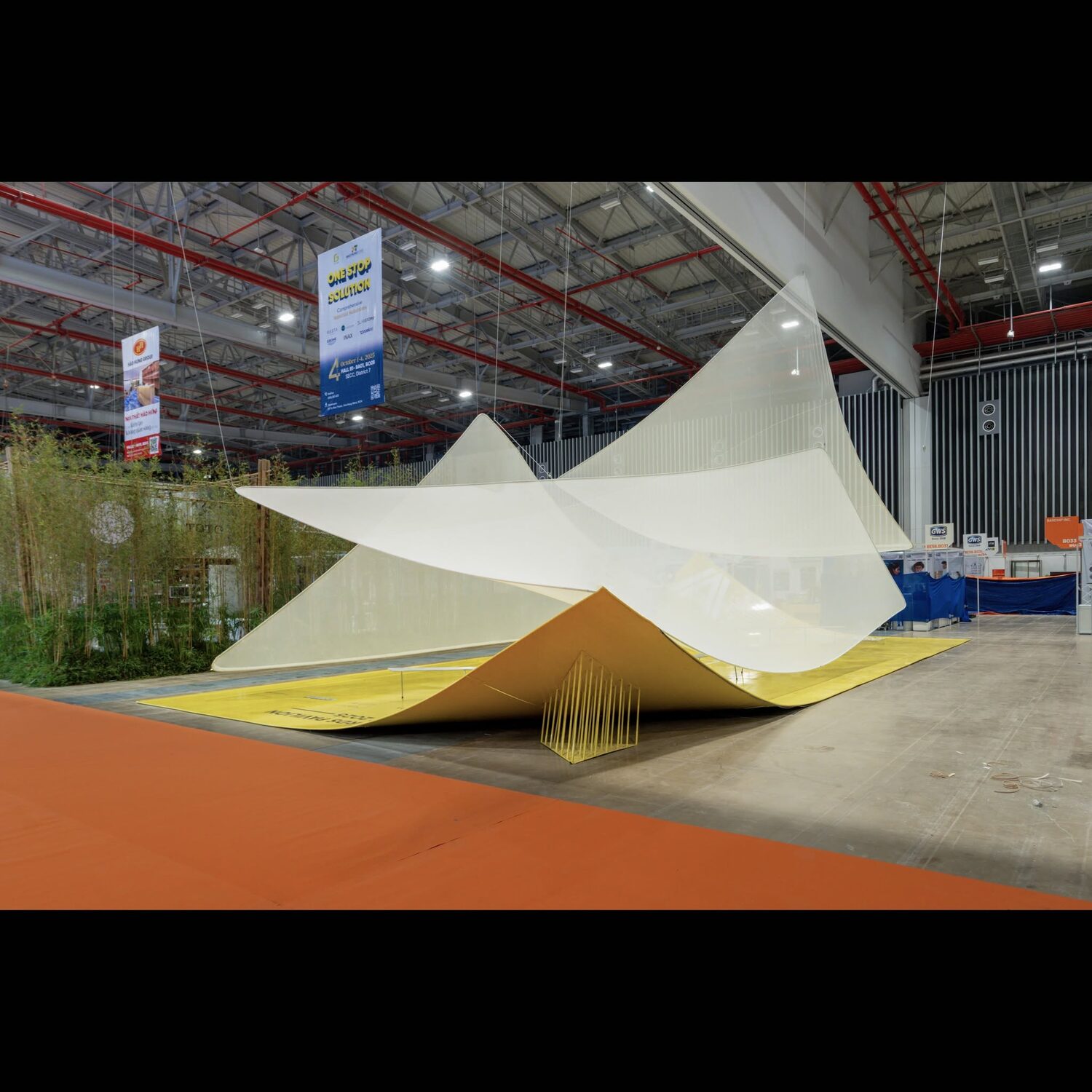 Khu vực nghỉ chân dưới mái pavilion