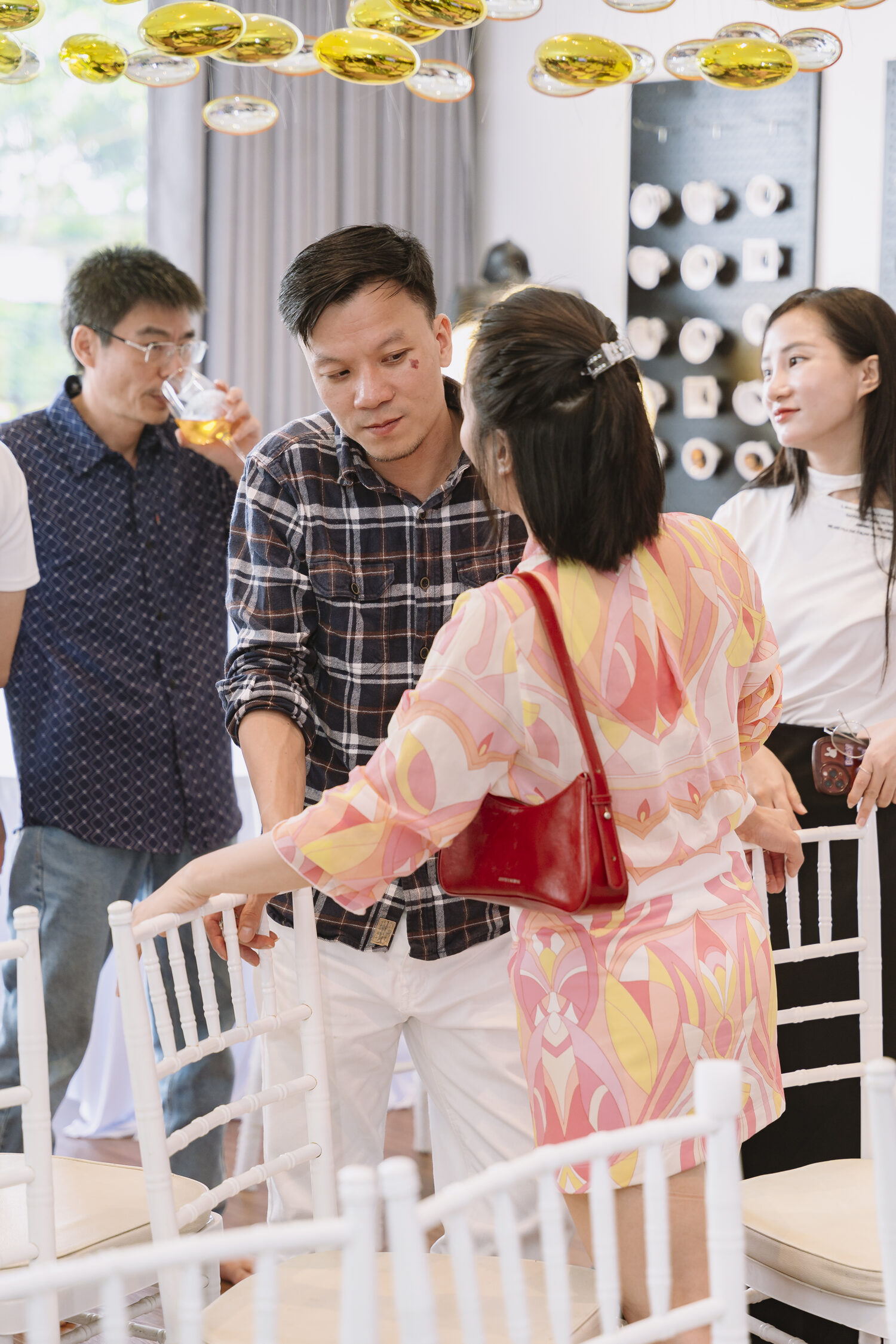 Tham quan không gian trưng bày đèn